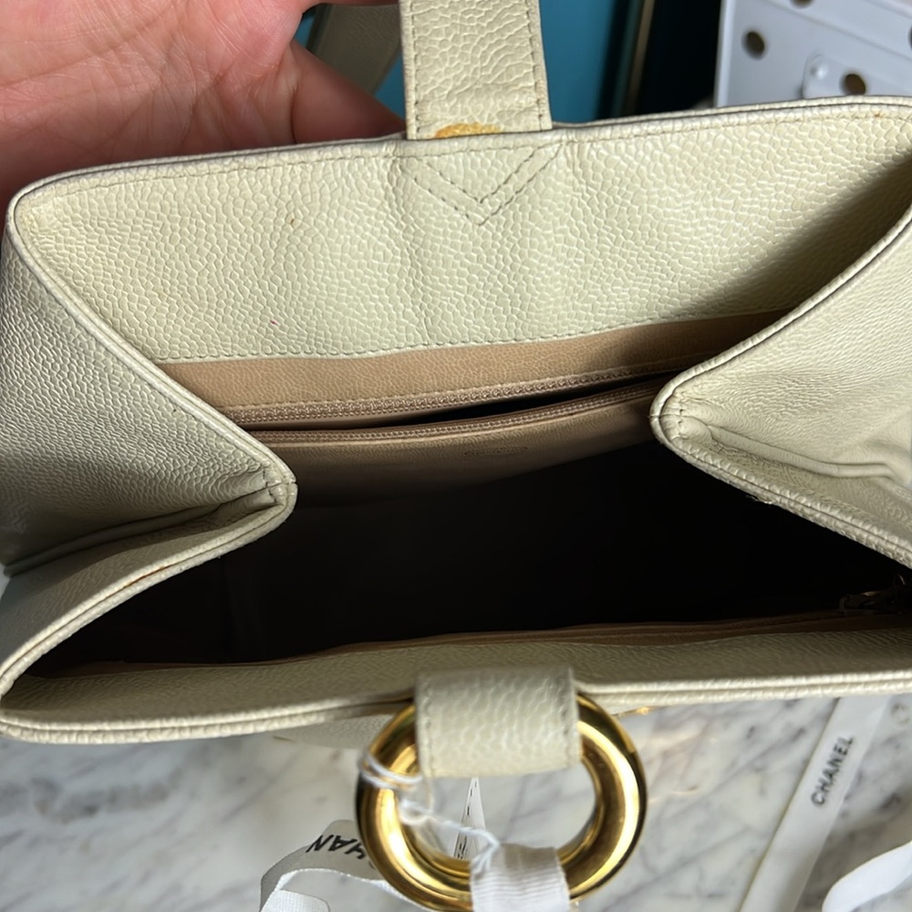 RARE White/Cream Chanel Caviar Leather Bucket Bag Triple CC Gold - Picture 16 of 16